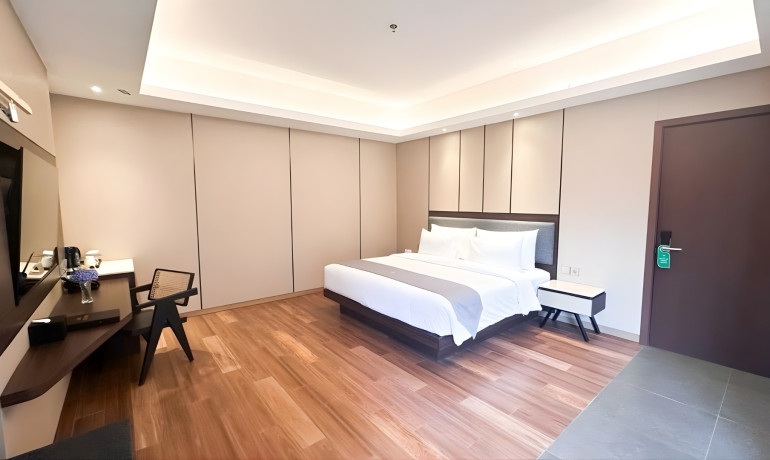 Premier Room